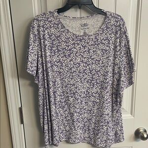 Croft & Barrow Women's Purple and White Floral Tee everyday wear 2xl